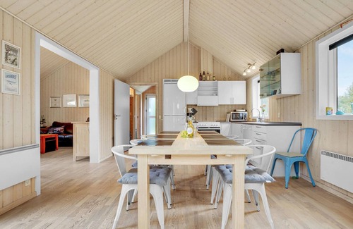 Trend House | Cozy home in Løgstør with kitchen