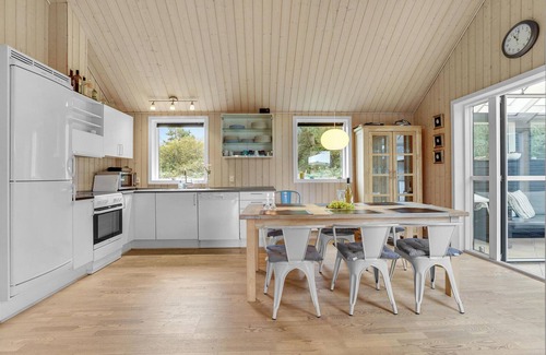 Trend House | Cozy home in Løgstør with kitchen