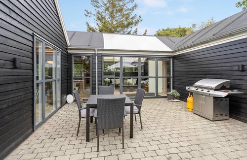 Trend House | Cozy home in Løgstør with kitchen