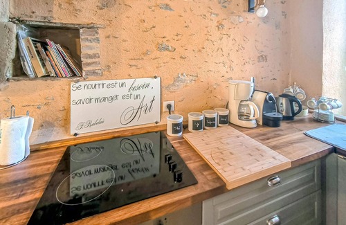 Parennes House | Cozy home in Parennes with swimming pool