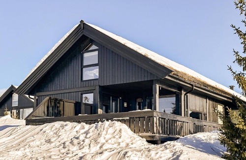 Sjusjoen House | Cozy home in Sjusjøen with kitchen