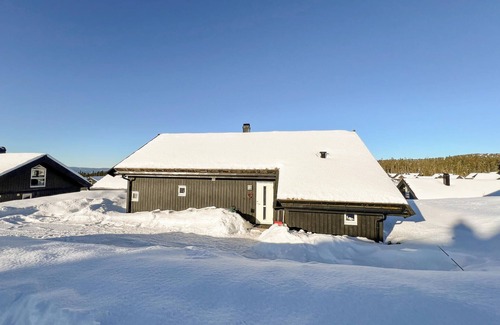 Sjusjoen House | Cozy home in Sjusjøen with sauna