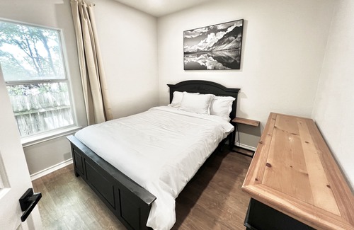 Southhampton Hills House | Cozy Home in South Austin with a Grill - 15 min from Downtown