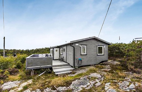 Bamble House | Cozy home in Stathelle with kitchen