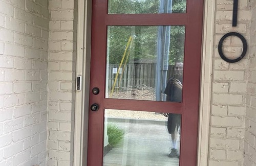 East Atlanta House | Cozy home in the heart of E Atlanta surrounded by nice restaurants & activities