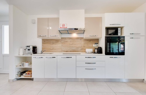 Tusilovic House | Cozy home in Tusilovic with sauna