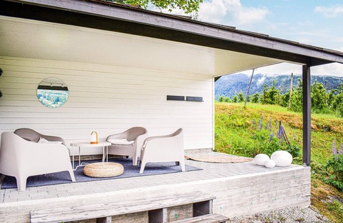 Ulvik House | Cozy home in Ulvik with WiFi