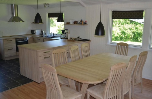 Bøtø By House | Cozy home in Væggerløse with WiFi