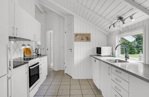 Bøtø By House | Cozy home in Væggerløse with sauna