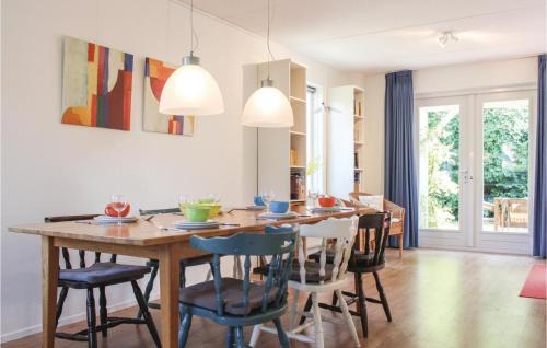 Zonnemaire House | Cozy Home In Zonnemaire With Wifi