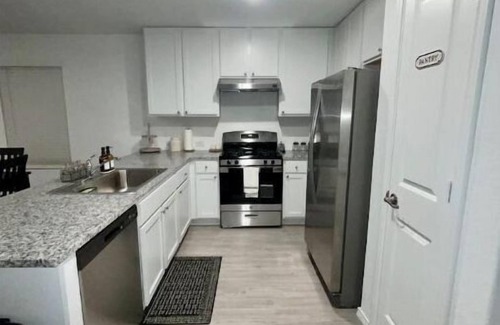 Southside House | Cozy Home just minutes from Downtown/Lackland AFB/Toyota Plant/Historic Missions