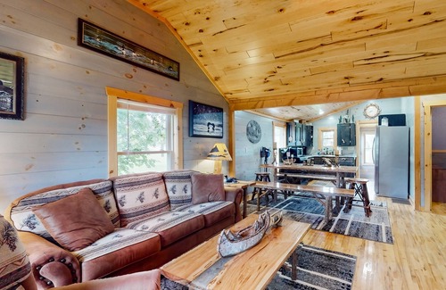 Mercer House | Cozy home located near Lakes & Trails equipped with WIFI & a Gas Grill