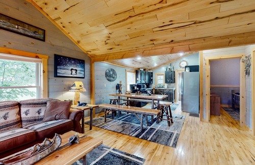 Mercer House | Cozy home located near Lakes & Trails equipped with WIFI & a Gas Grill