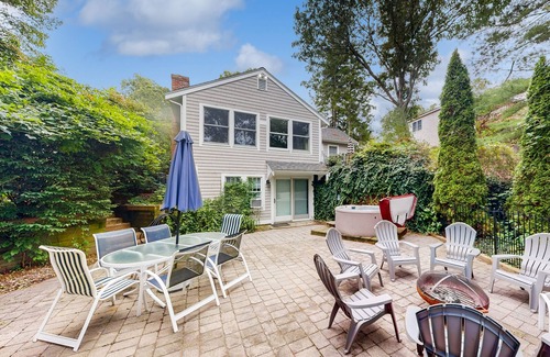 Centerville House | Cozy home on lake including local beach pass , hot tub, patio, W/D, & AC