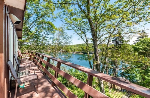 East Boothbay House | Cozy home overlooking Little River in East Boothbay, Maine.