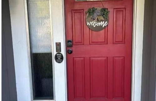 Sacramento House | Cozy home w/pool near Sacramento State and 15 minutes to downtown