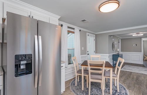 West Columbia House | Cozy home with firepit-minutes from downtown and the University of SC!