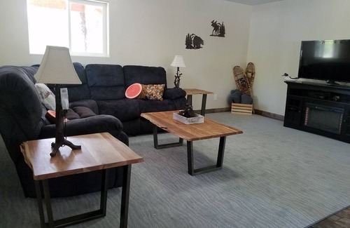 Kalifornsky House | Cozy home, with in minutes of Kenai and Kasilof rivers.