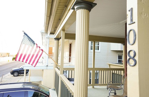 Ventnor City Hotel | Cozy Hotel Room 250 feet from the boardwalk and beach.