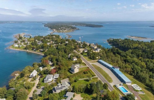 Mid-Coast and Islands Apartment | Cozy hotel suite in lovely Harpswell with AC, WiFi