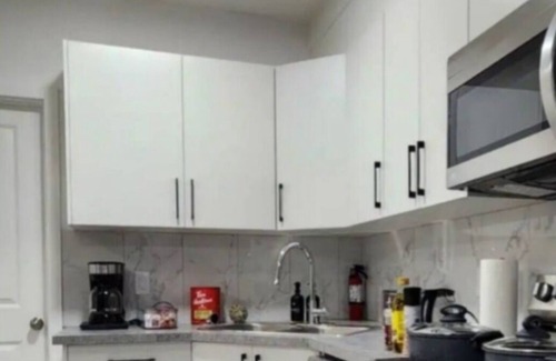 Northwest Edmonton House | Cozy house in lovely Edmonton with spacious office and fast nWiFi