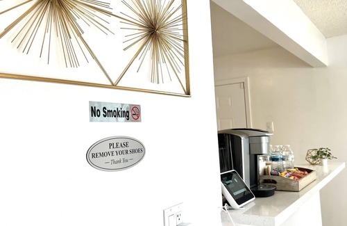 Fullerton House | Cozy house near Disney, Knott's and Beach!