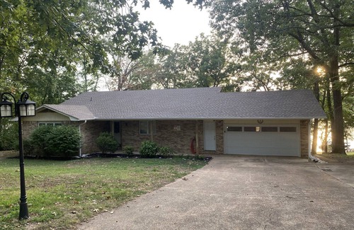 Horseshoe Bend House | Cozy house on the lake minutes from the golf course