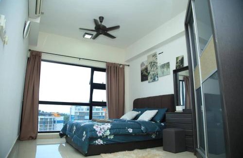 Cyberjaya Apartment | Cozy Hyve Soho Sky View With Wifi Netflix & Parkin 116