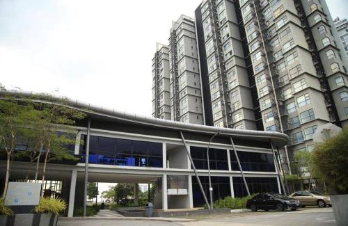 Cyberjaya Apartment | Cozy Hyve Soho Sky View With Wifi Netflix & Parkin 116