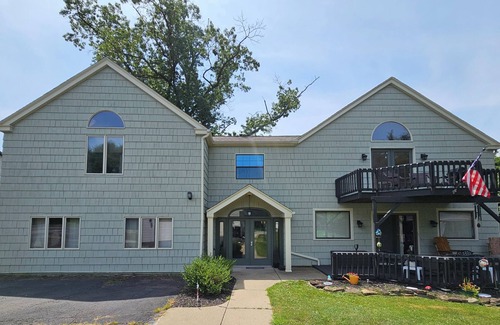 Moon Township Apartment | Cozy in Coraopolis-Suite B