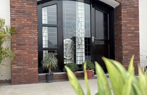 Mohali House | Cozy Boho retreat w/living room, terrace, balcony and private entrace.