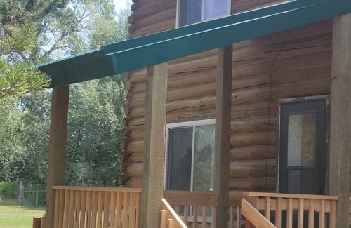 Chester Cabin | Cozy, inviting log cabin near U.S. 20 on the way to Island Park and Yellowstone