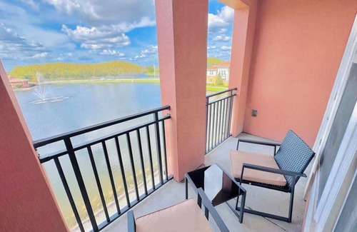 Kissimmee Apartment | Cozy King Bed, Pet-Friendly, 15 Min to Disney