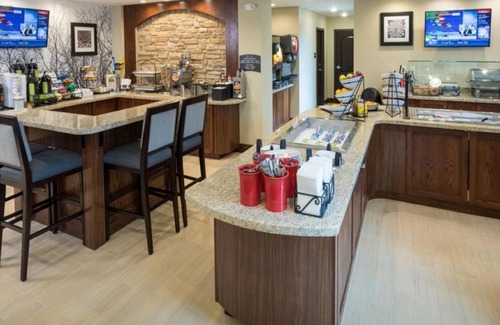 Wichita Falls Condo | Cozy King Suite | FREE Breakfast + Laptop-friendly