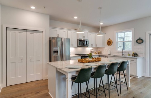 Gallatin Condo | Cozy Lake Condo - Two Covered Porches - Boat Slip!