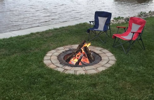 Cadillac Cottage | Cozy Lake Front Cottage on beautiful All Sports Lake Mitchell in Cadillac, MI