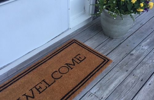 Centerville House | Cozy lake house minutes to Craigville Beach