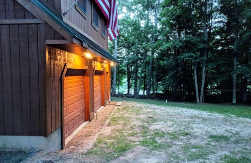 Elmira Cabin | Cozy Lake House