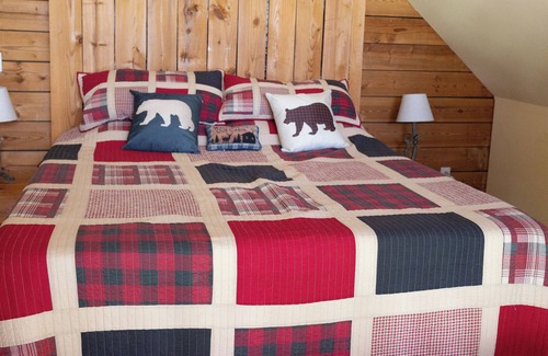 Six Mile Cabin | Cozy Lake Keowee Cabin