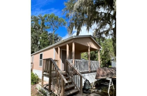 St. Augustine Cabin | Cozy lakefront cabin