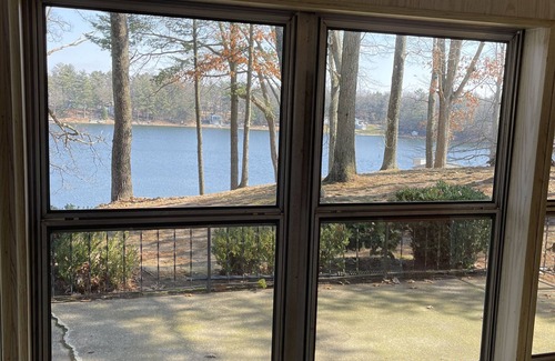 Twin Lake Cottage | Cozy lakefront cottage on all sports Hart Lake