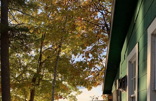 Wells Cabin | Cozy lakefront getaway in the beautiful Green Mountains