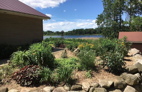 Marcellus House | Cozy Lakefront house on Secluded Wooded lot on Private Lake