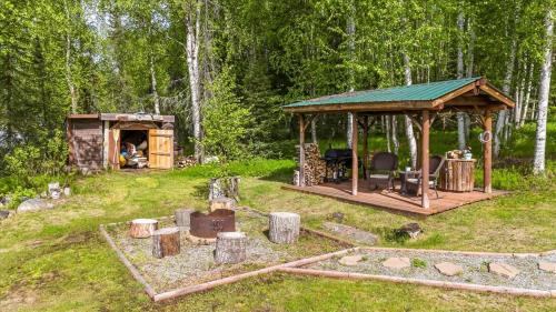 Meadow Lakes House | Cozy Lakefront Retreat