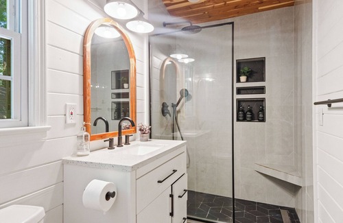 Tuscaloosa Cabin | Cozy Lakeview Retreat in Tuscaloosa - 2 bedrooms