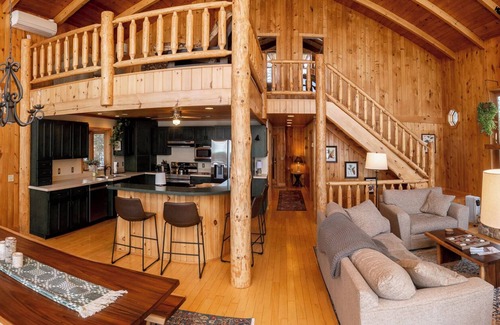 Ely Cabin | Cozy Large Log Cabin w/ Sauna + Hot Tub on Lake Shagawa