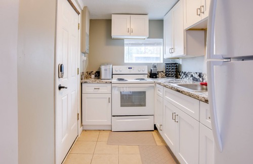 Richfield House | Cozy Las Vegas Casita ~ 3 Mi to Vegas Strip!