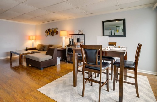 Richfield House | Cozy Las Vegas Casita ~ 3 Mi to Vegas Strip!