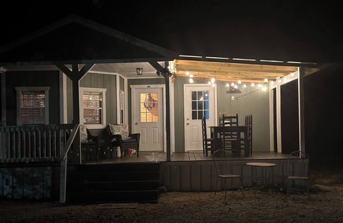 Lowndesboro Cottage | Cozy Last Resort Cottage located on Gun Shute Island off the Alabama River.