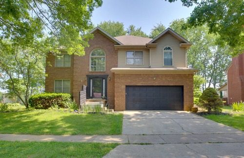 Keene House | Cozy Lexington Getaway w/ Fire Pit & Yard!